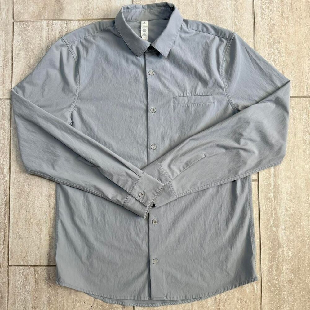 Lululemon Men Small Grey Button Down Long Sleeve Shirt Gorpcore Urban Tech Clean